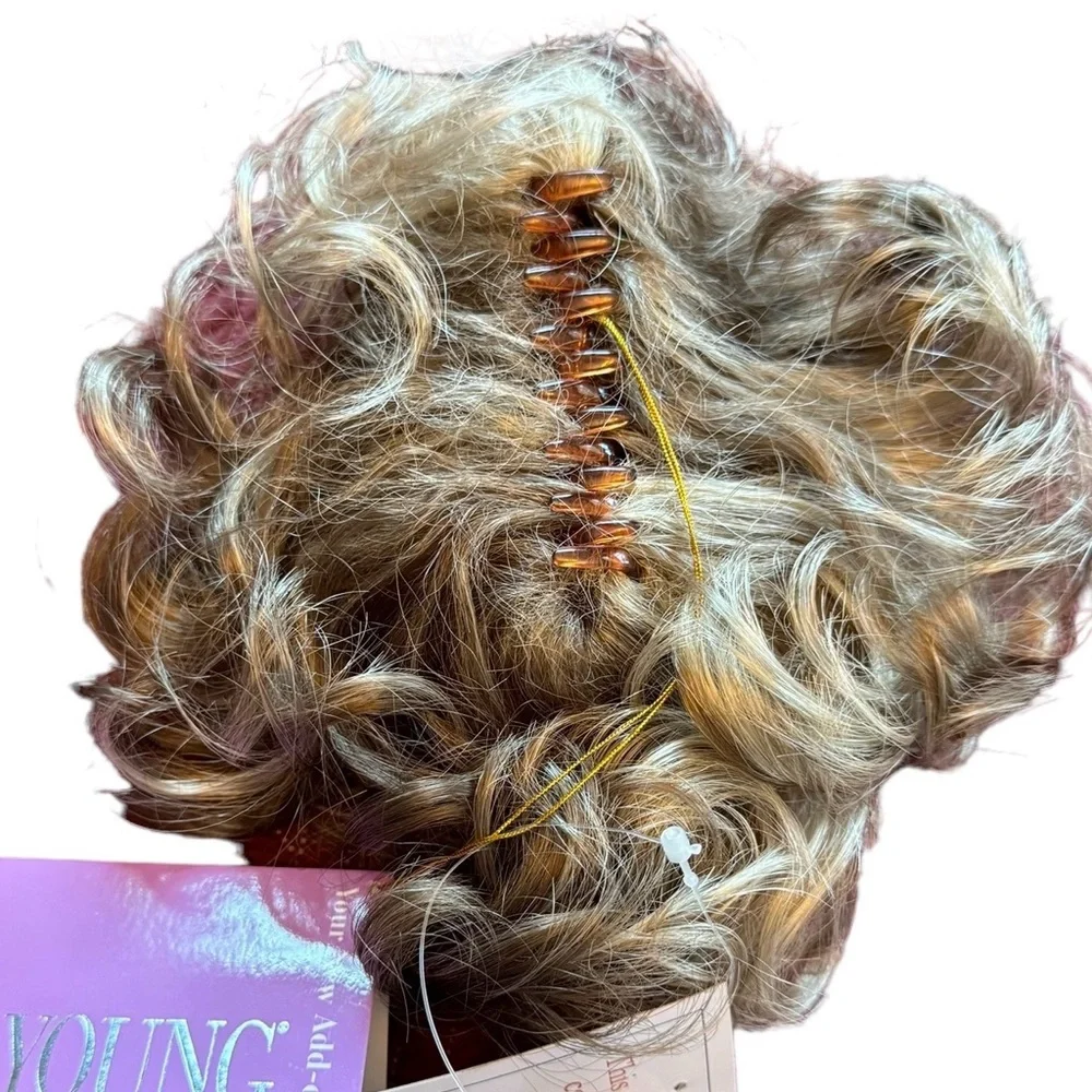 🌴 4/$40 Paula Young Hair Wavy‎ Clip On